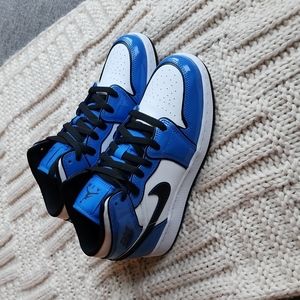 Nike Jordan 1 Mid Signal Blue